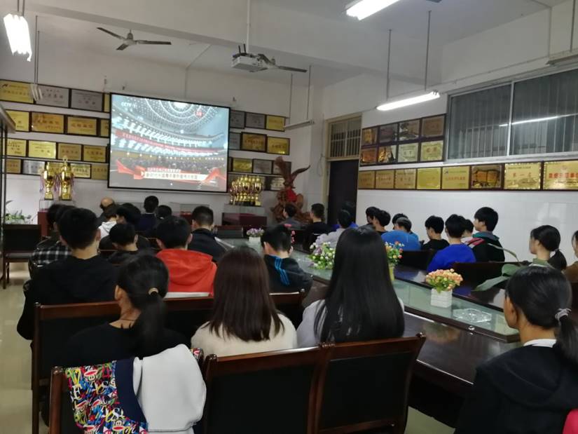 mmexport1556593468937